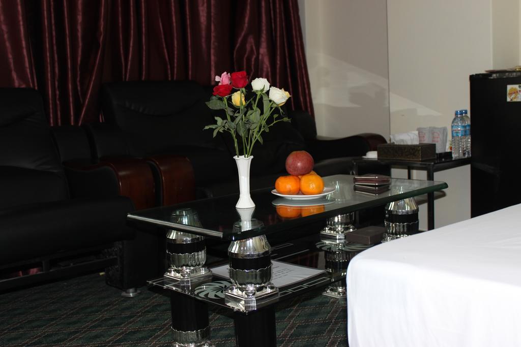 Yangon Good Time Hotel Habitación foto