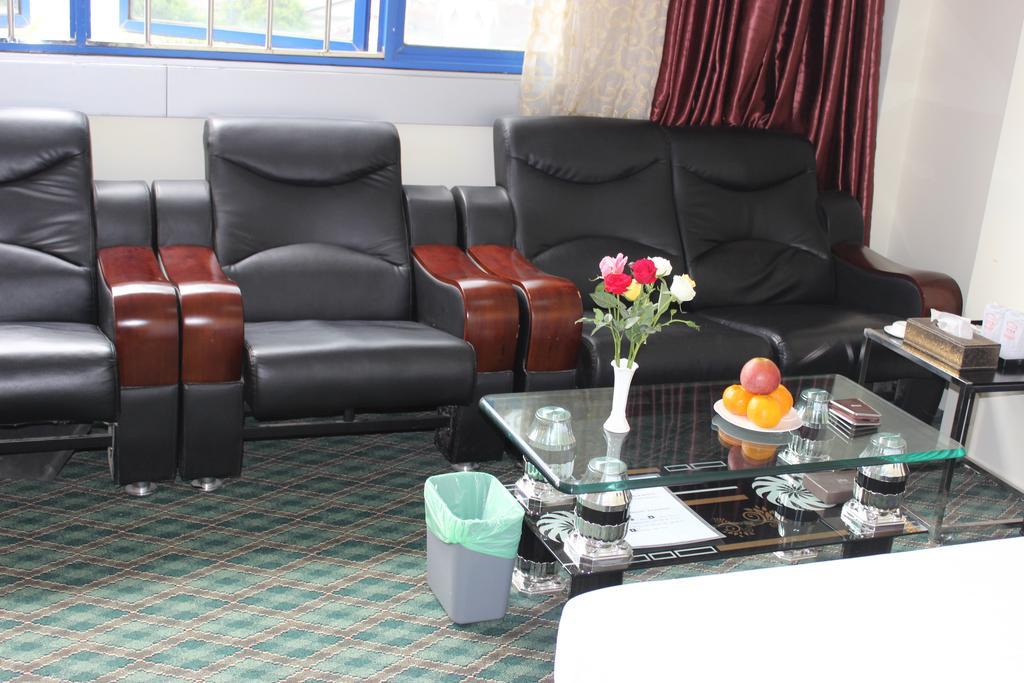 Yangon Good Time Hotel Habitación foto